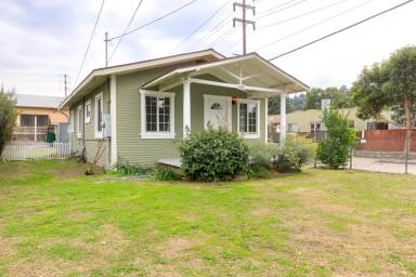 Main picture of 2700 Knox Ave