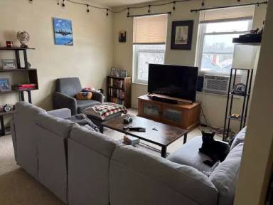 Main picture of 370 S Highland Ave