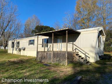 Main picture of 643 Oak Grove Rd