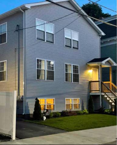 Main picture of 84 Glenham St