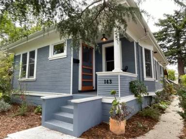 Main picture of 143 Market St