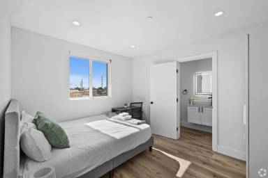 Main picture of 3111 Walton Ave