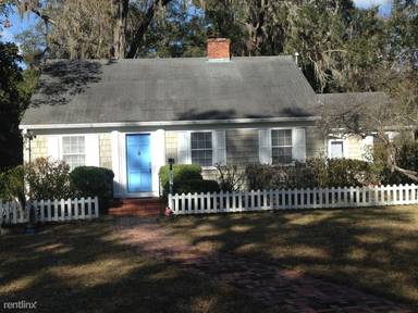 Main picture of 1922 NW 7th Ln