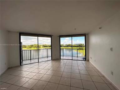 Main picture of 9688 Fontainebleau Blvd