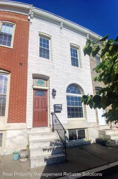 Main picture of 120 N Milton Ave