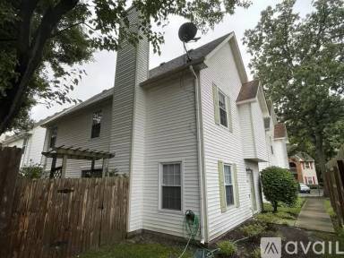 Main picture of 1060 Gas Light Ln