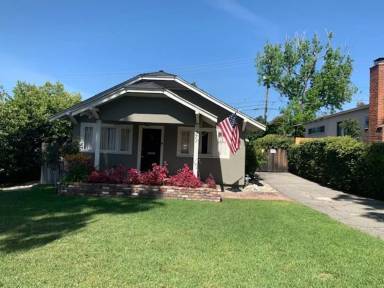 Main picture of 371 N Canyon Blvd