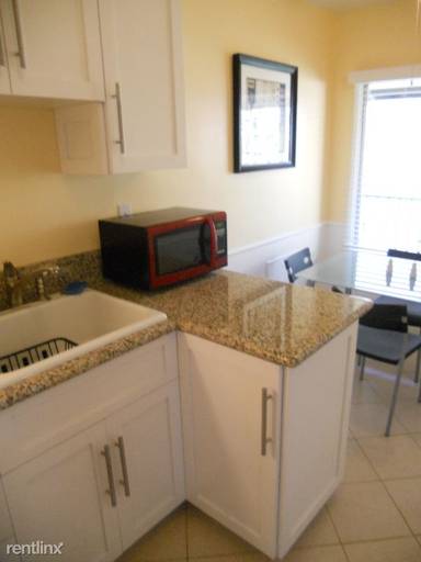 Main picture of 6111 1/2 Alcott St