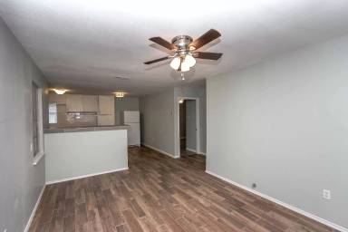 Main picture of 2600 S 3rd St