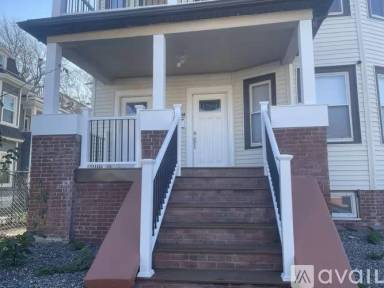 Main picture of 1002 River St