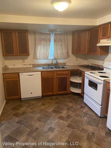 Main picture of 102 Five Point Ave