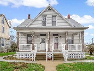Main picture of 2928 Mary Irene St