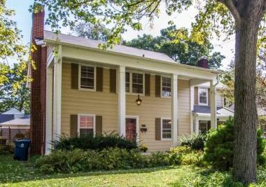 Main picture of 4915 Graceland Ave
