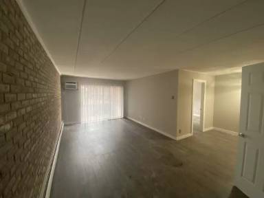 Main picture of 830 Alexandria Pike