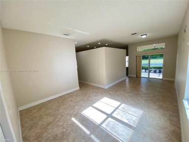 Main picture of 837 Tanglewood Cir