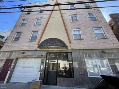 Main picture of 6114 Palisade Ave