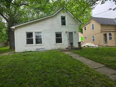 Main picture of 118 S Northern Blvd