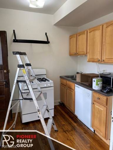 Main picture of 3521-29 N Broadway Apartments