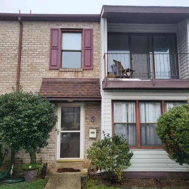 Main picture of 5 West Ct