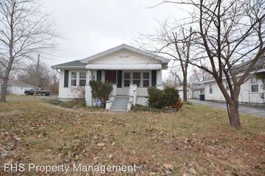 Main picture of 1715 W Lynn St