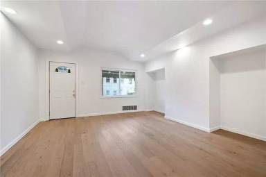 Main picture of 3830 Acorn St
