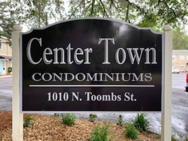 Main picture of 1010 N Toombs St