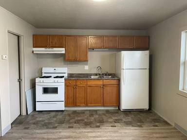 Main picture of 222-52 Jennings St