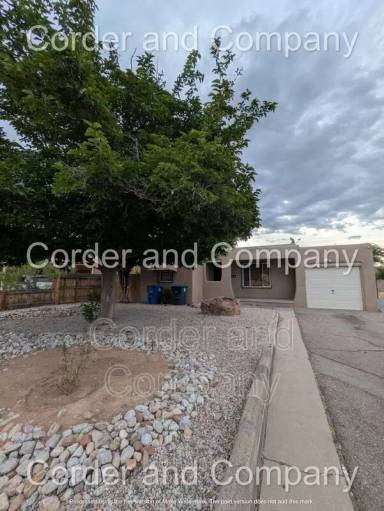 Main picture of 302 Valencia Dr NE
