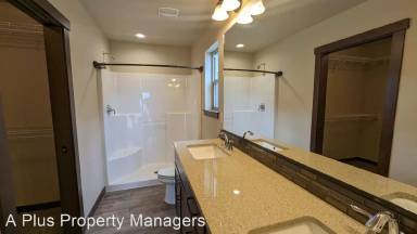 Main picture of 2537 N Lehigh Ct