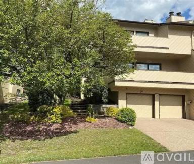 Main picture of 14 Dakota Ct
