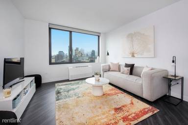 Main picture of 250 East Houston