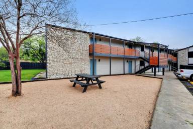 Main picture of Elm Park