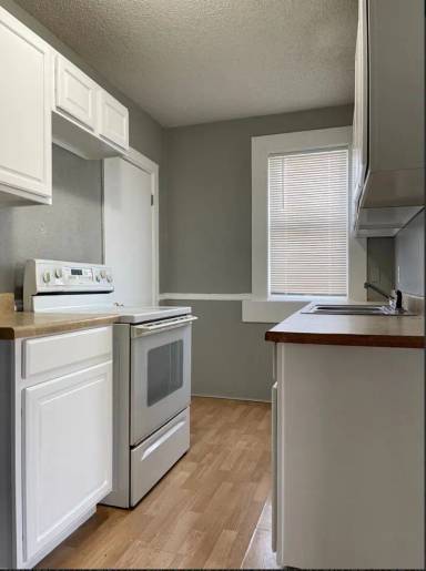 Main picture of 973 Geranium Ave E
