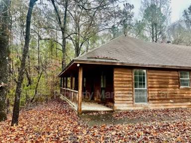 Main picture of 95 Oakwood Dr