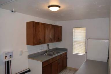 Main picture of 1901 N Center St