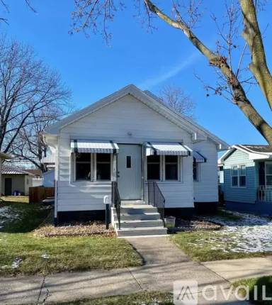 Main picture of 741 Losey Blvd N