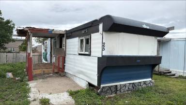 Main picture of 2825 SE 14th St
