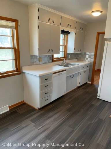 Main picture of 1024 Scott Ave