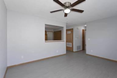 Main picture of 408 S Johnson Dr