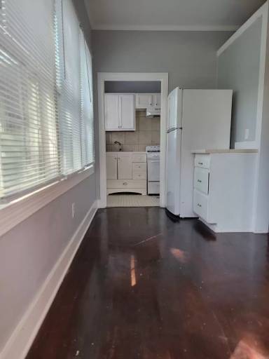 Main picture of 103 S 15th Ave