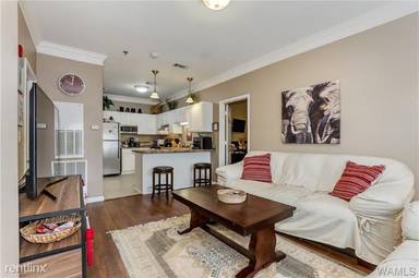 Main picture of Capstone Quarters