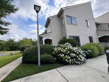 Main picture of 203 Gregorys Way