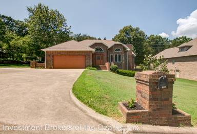 Main picture of 100 Westwood Dr