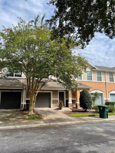Main picture of 5872 Pavilion Dr