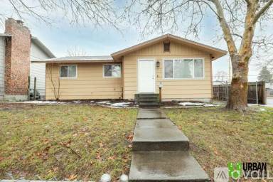 Main picture of 4704 N Hawthorne St
