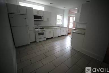 Main picture of 853 Edgewood Ave