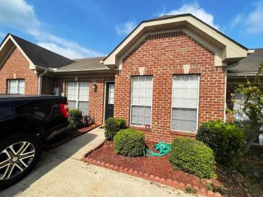 Main picture of 5905 Southwood Pkwy