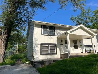 Main picture of 2431 SE 6th St