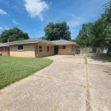 Main picture of 908 Moraine Ave