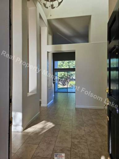 Main picture of 135 Cruickshank Dr